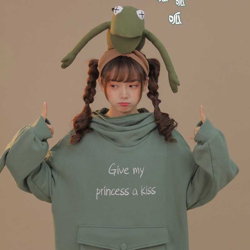 GIVE MY PRINCESS A KISS Letter Embroidery Frog Zipper Pocket Oversized Hoodie